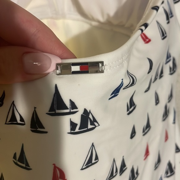 Tommy Hilfiger swimsuit - Picture 4 of 7